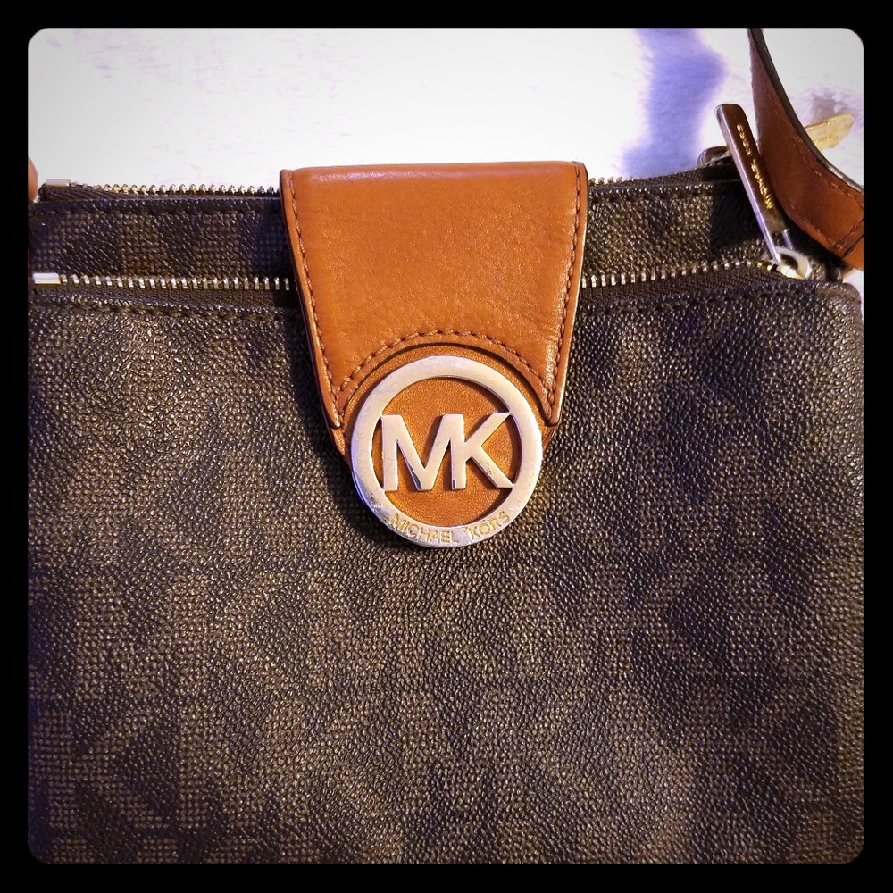 Michael Kors small signature crossbody